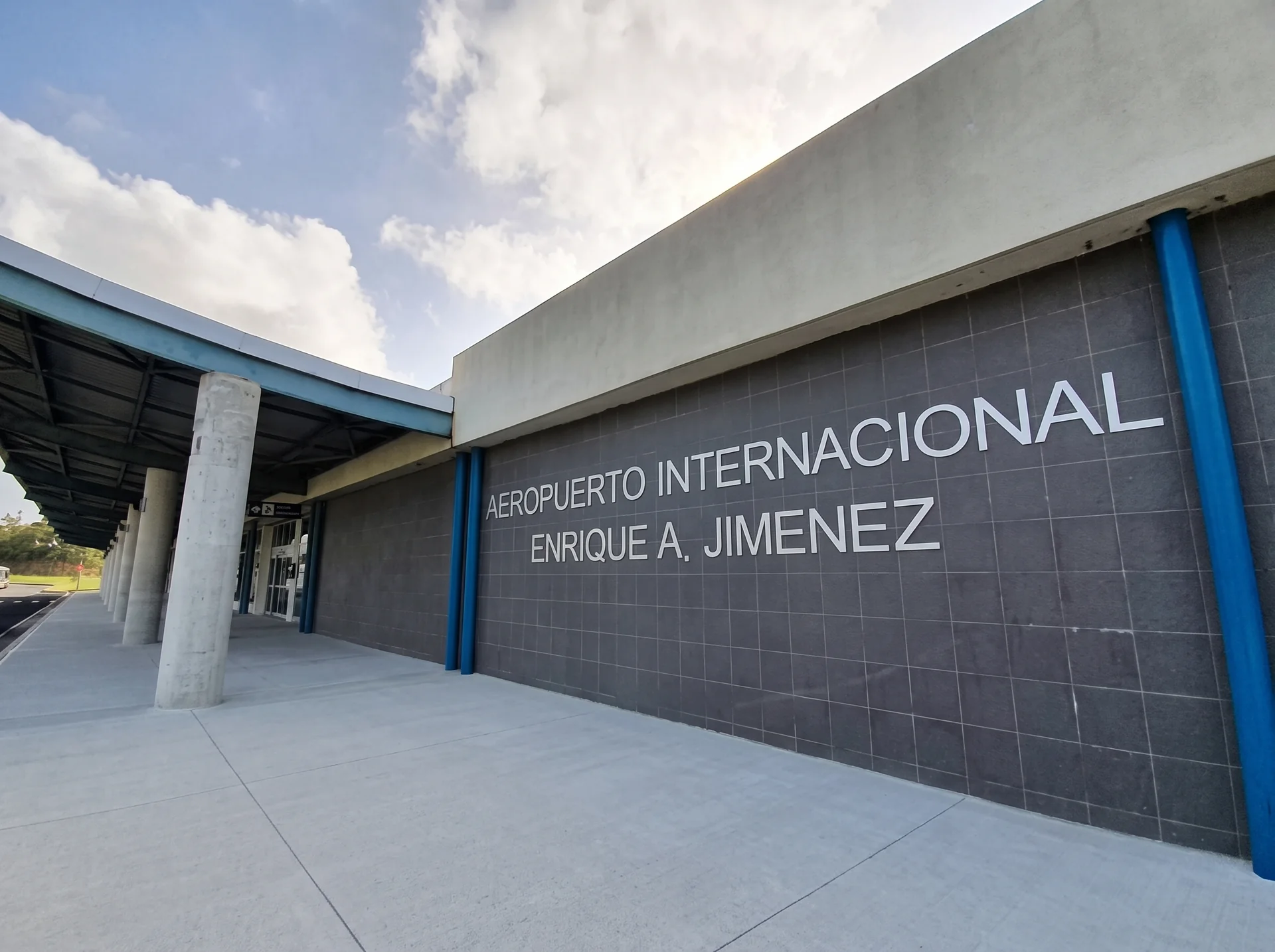 TERMINAL DEL AEROPUERTO ENRIQUE JIMÉNEZ (COLÓN)-MANTENIMIENTO Y REPARACIONES